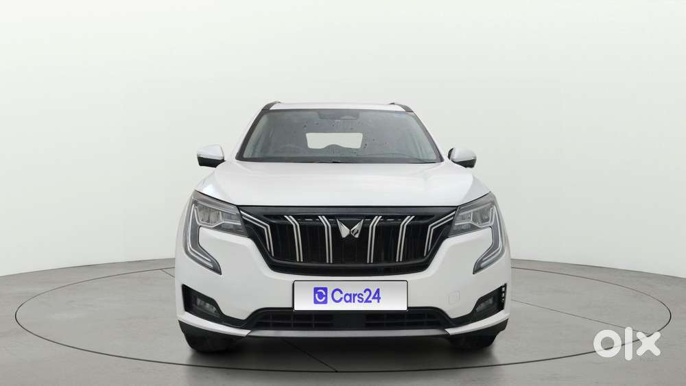 Mahindra Xuv700 2.0 Ax 7 Petrol Mt Str, 2025, Petrol