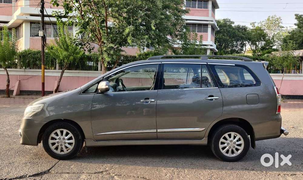 Toyota Innova 2.5 V 8 Str, 2014, Diesel