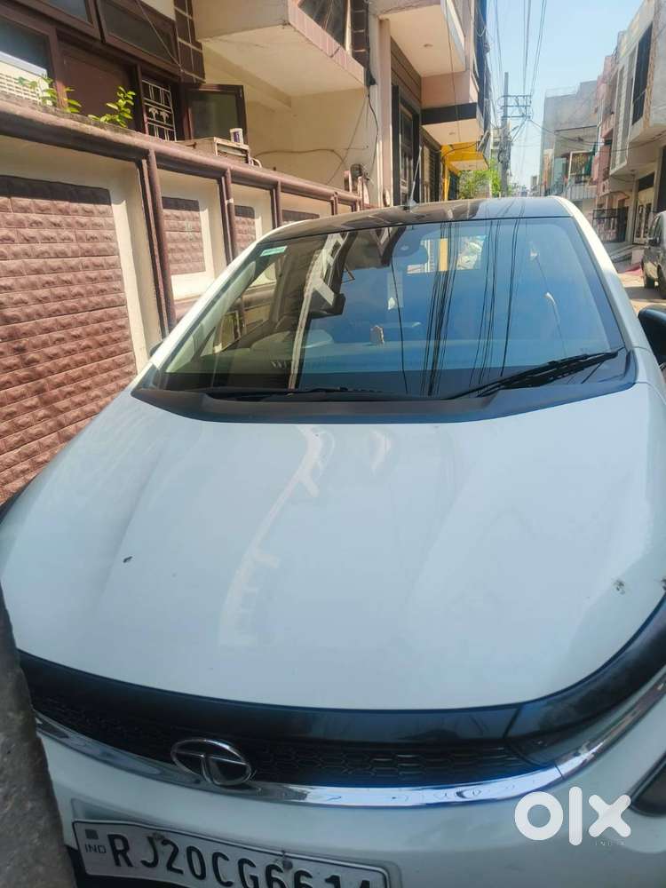 Tata Altroz For Sale, Single Handed Used With New Tyres And Foot Mats