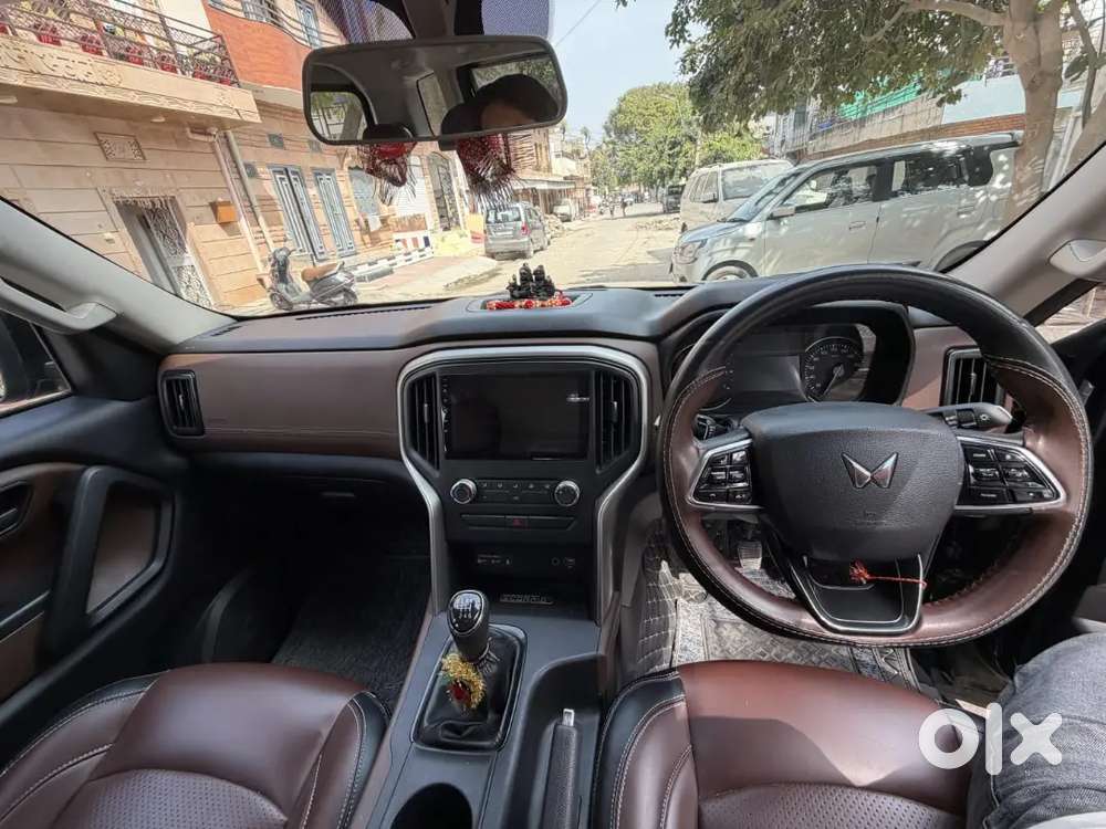 Mahindra Scorpio N Z2 Petrol Base To Top Modified