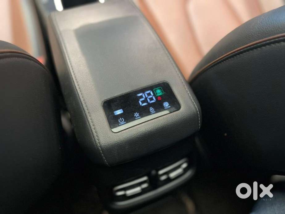 Hyundai Alcazar 2.0 Signature (o) Petrol At 7 Str, 2022, Petrol