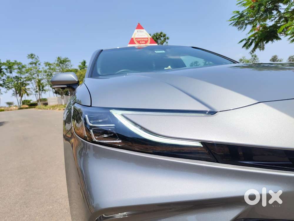 Toyota Camry Hybrid, 2025
