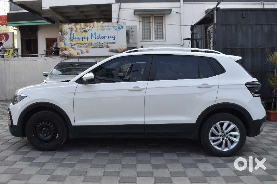 Volkswagen Taigun 1.0 Tsi Highline At, 2022, Petrol