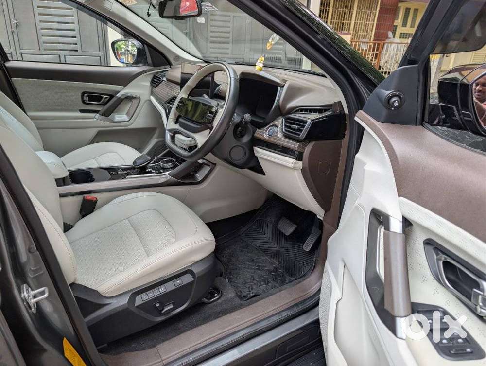 Tata Safari Accomplished X Plus 7 Str Stealth Edition At, 2025, Dies..