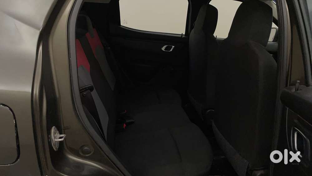 Renault Kwid 2019-ongoing 1.0 Rxt (o), 2018, Petrol