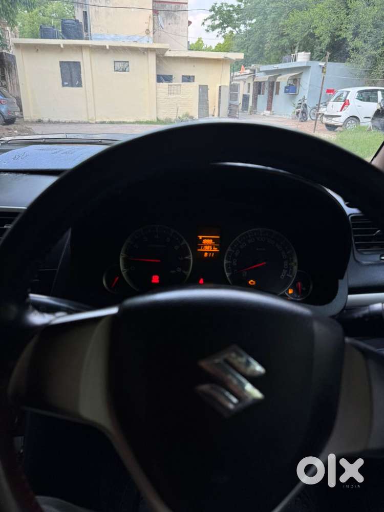 Maruti Suzuki Swift Vxi 1.2 Abs Bs-iv, 2016, Cng & Hybrids