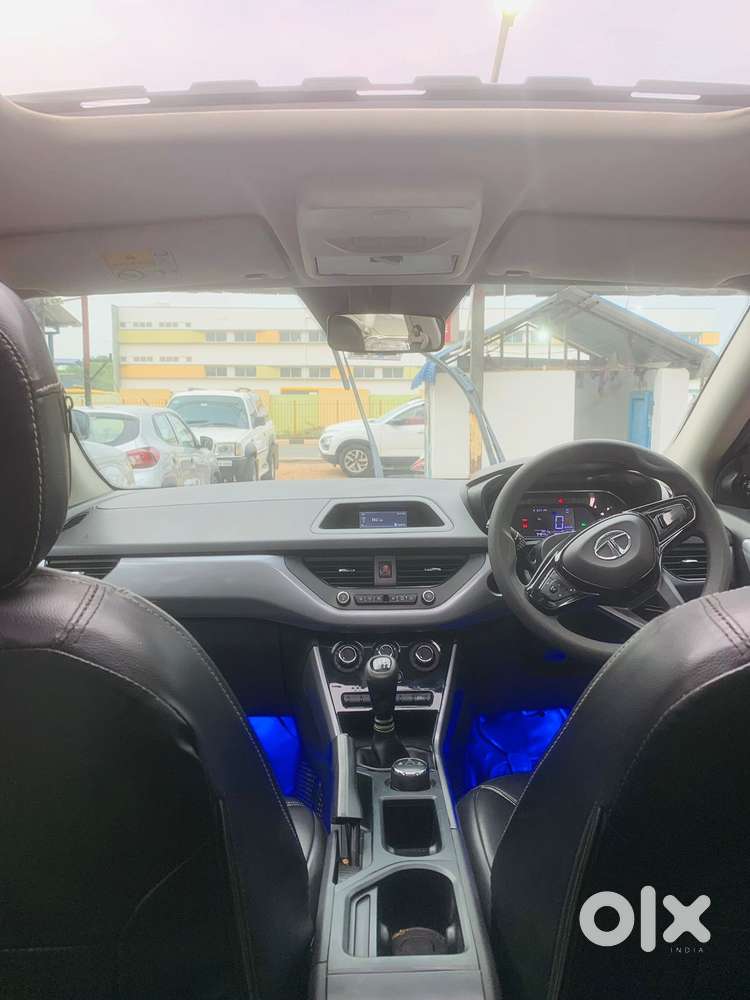 Tata Nexon, 2022, Petrol