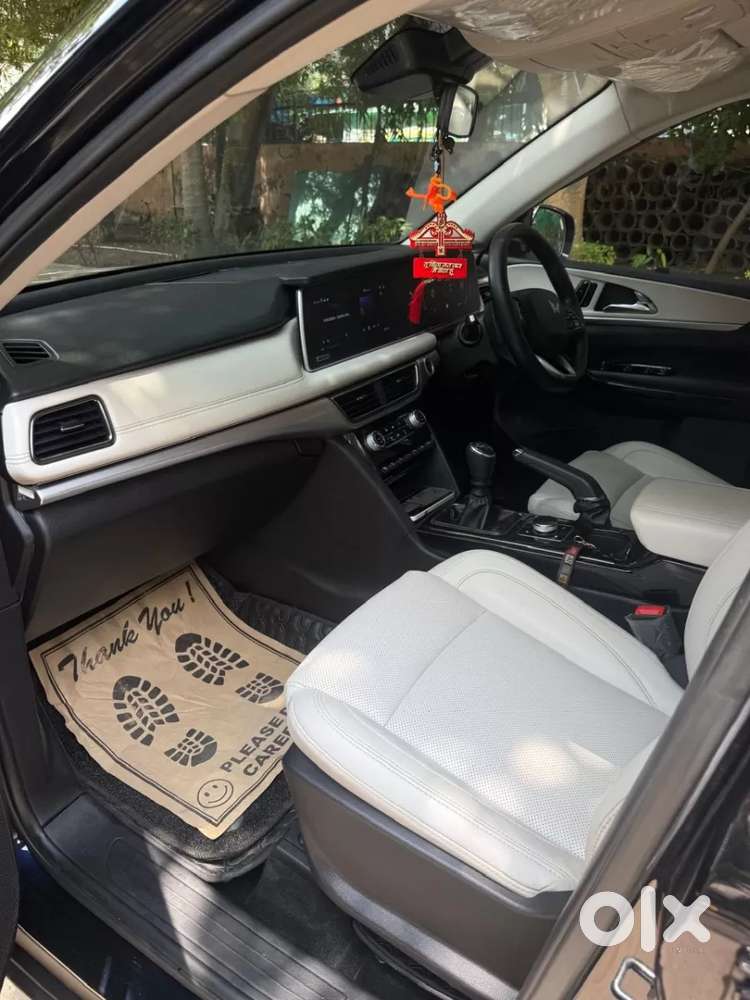 Mahindra Xuv700 2.2 Ax 7 Diesel At Str Awd, 2025, Diesel