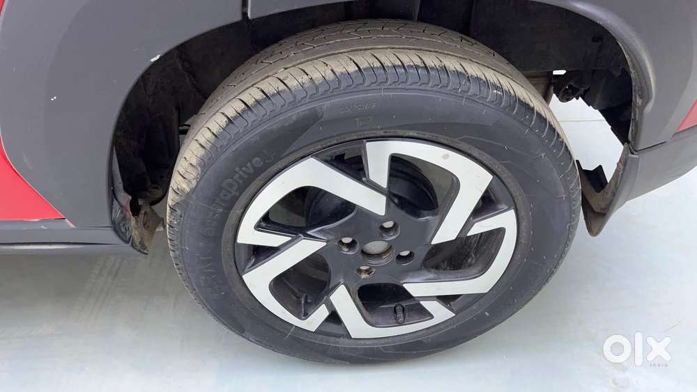 Nissan Magnite 1.0 Xv Dual Tone, 2023, Petrol