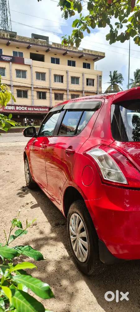 Maruti Suzuki Swift Vxi Petrol 2017