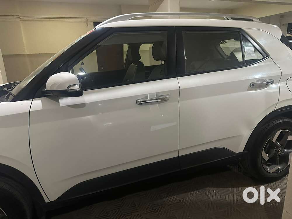 Army Officer Doctor Owned Car  Hyundai Venue Petrol 2019