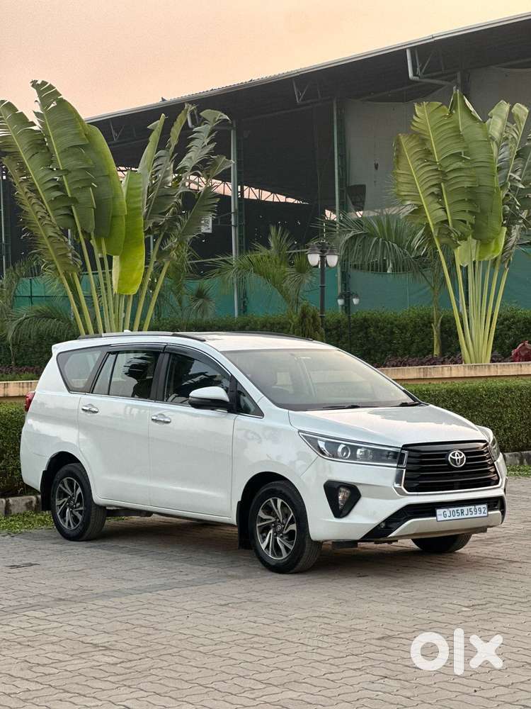 Toyota Innova Crysta 2.4 V 8 Str, 2022, Diesel