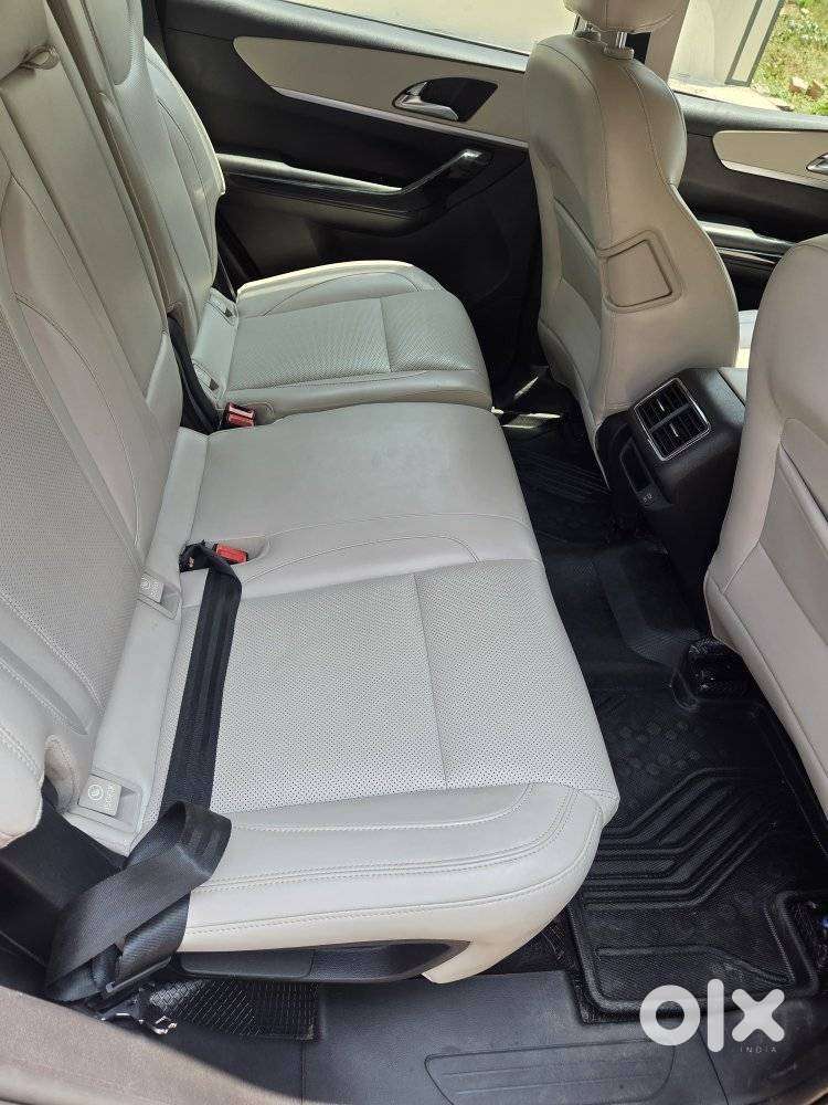 Mahindra Xuv700 2.2 Ax 7 Diesel Mt Luxury Pack Str, 2025, Diesel