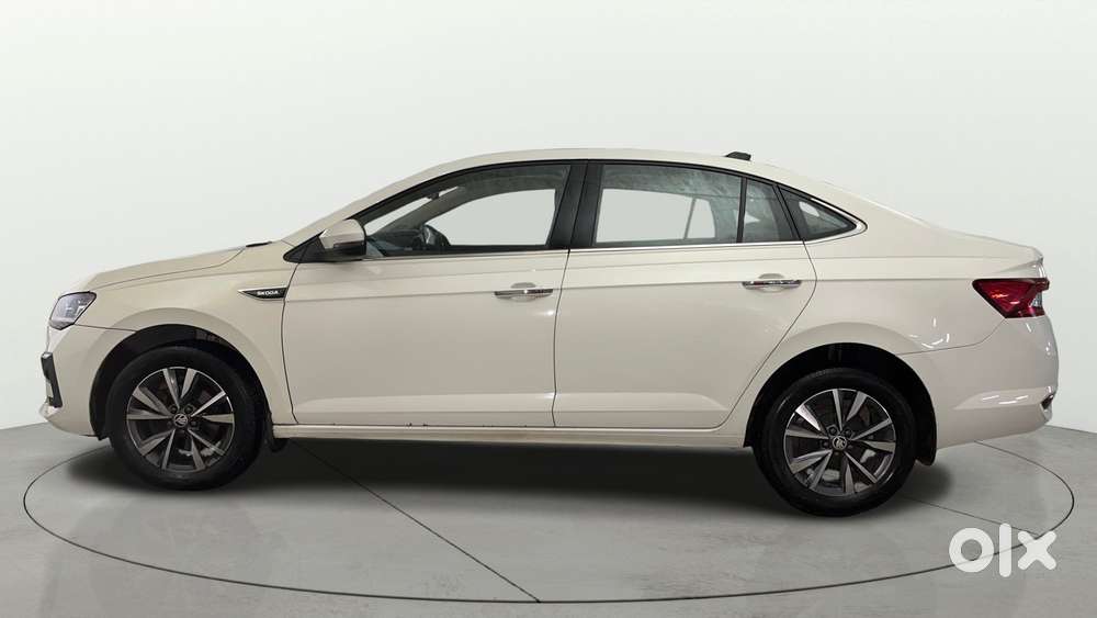 Skoda Slavia 1.0 Tsi Style At, 2023, Petrol