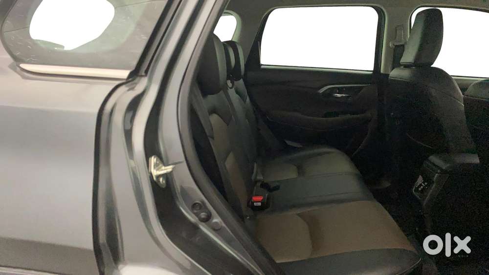 Toyota Urban Cruiser Hyryder 1.5 V Hybrid, 2023, Petrol