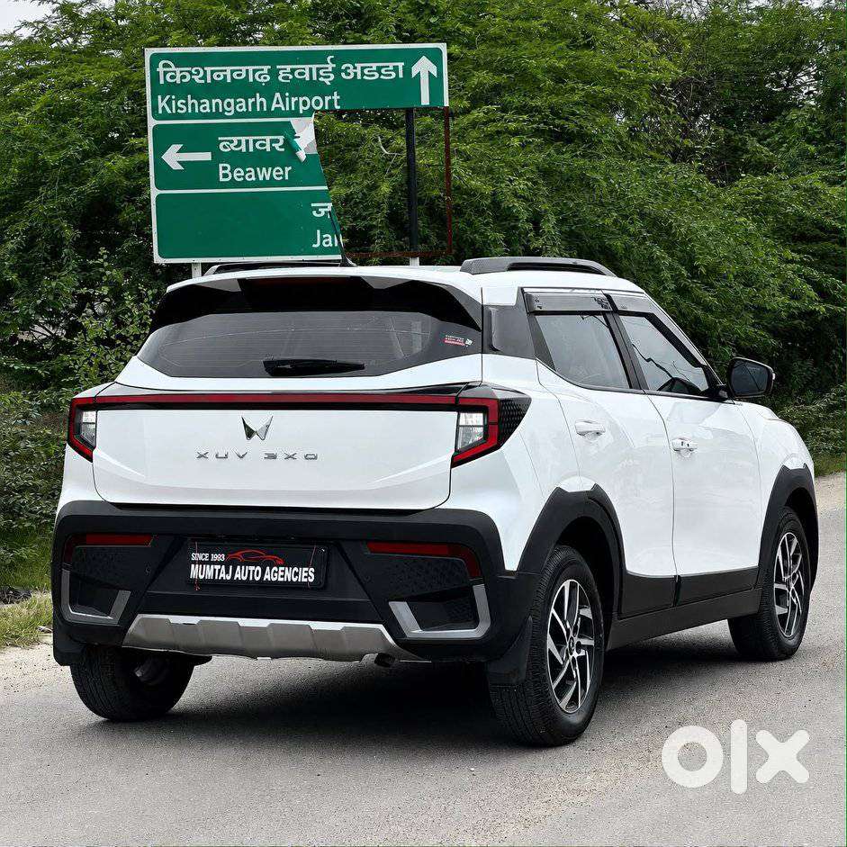 Mahindra Xuv 3xo Ax5 Pm Mt, 2025, Petrol