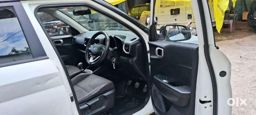 Hyundai Venue 2021 Diesel Well Maintained