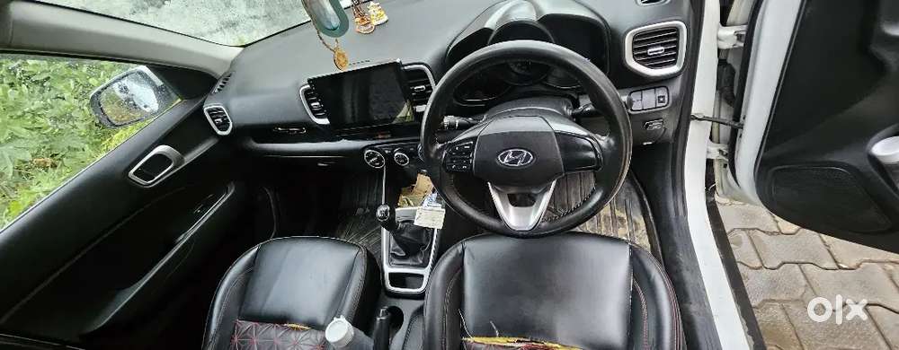 Hyundai Venue 2021 Petrol 62358 Km Driven