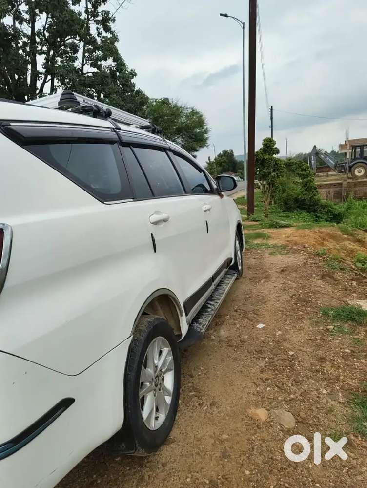 Toyota Innova Crysta 2017 Diesel Manual Running 2,00,000 Km