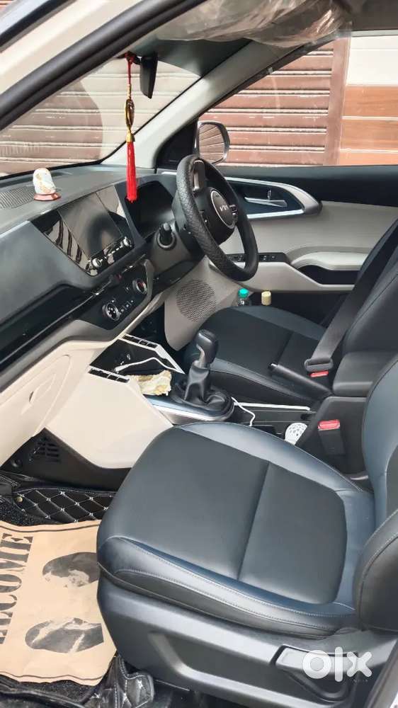 Kia Carens G 1.5 Manual 2025
