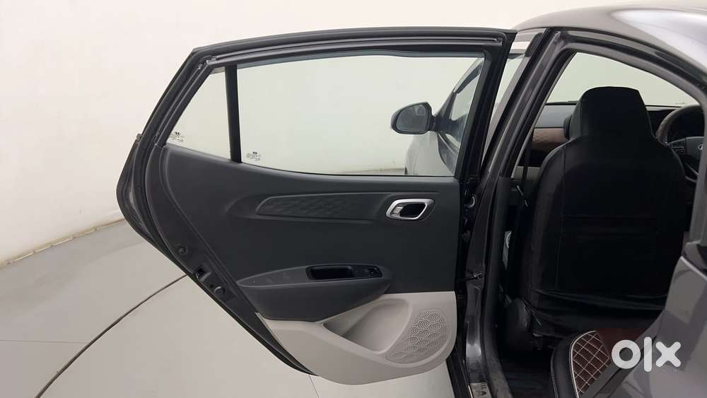 Hyundai Aura 1.2 Sx Cng, 2023, Cng & Hybrids