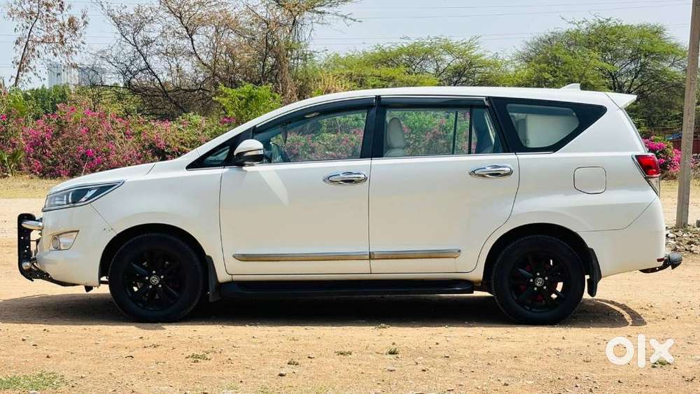 Toyota Innova Crysta 2.4 V 7 Str, 2017, Diesel