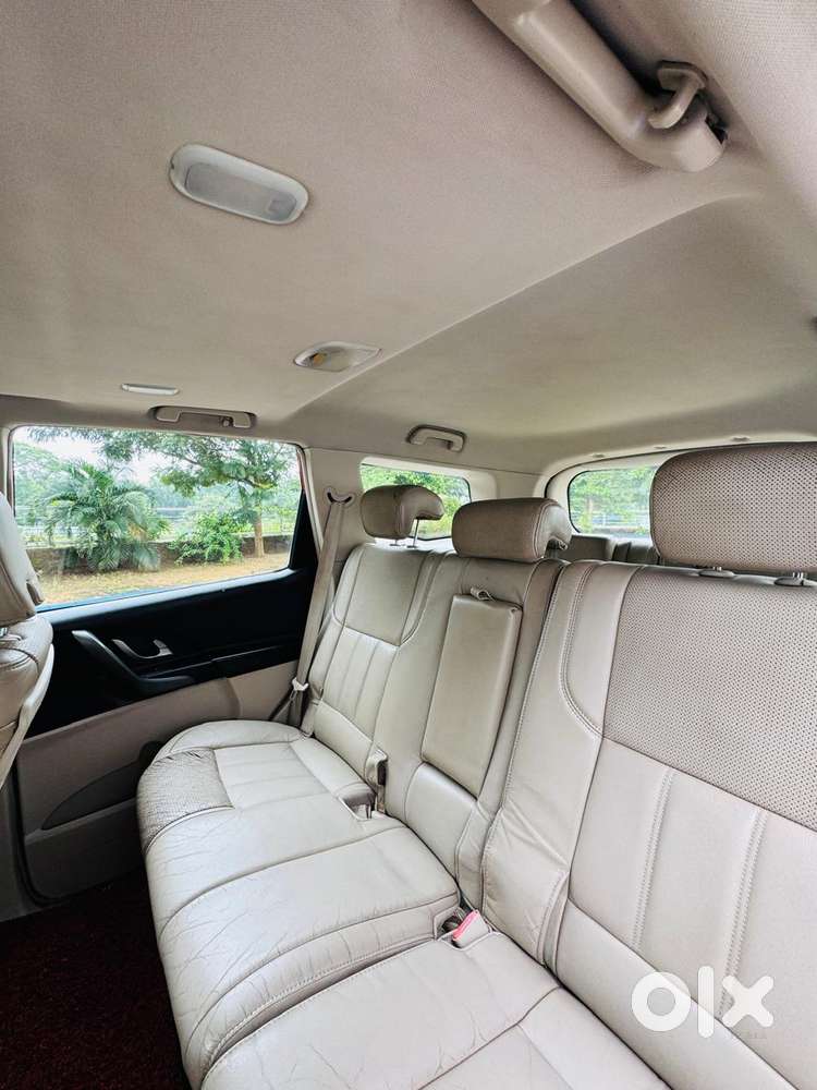 Mahindra Xuv500 2.2 W10, 2015, Petrol