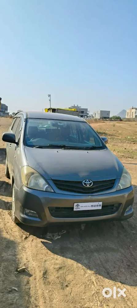 Toyota Innova 2011 Diesel 98000 Km Driven