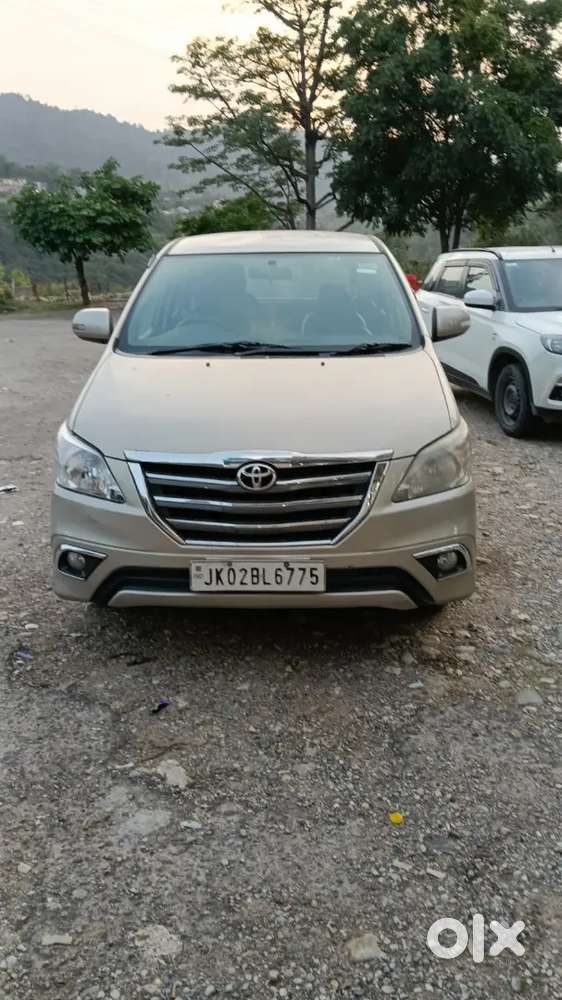 Toyota Innova 2015 Diesel 150000 Km Driven