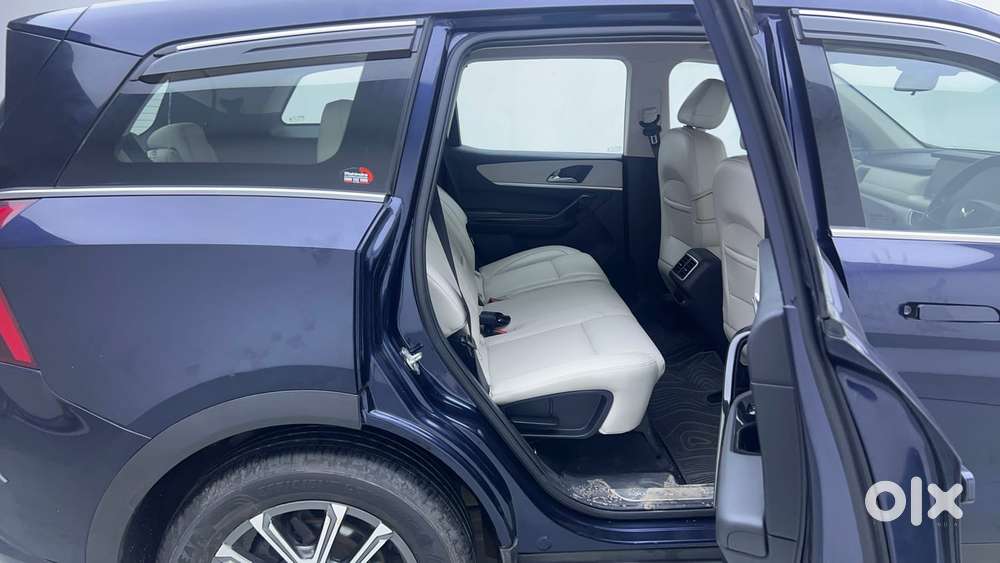 Mahindra Xuv700 2.0 Ax 7 Petrol At Luxury Pack Str, 2021, Petrol