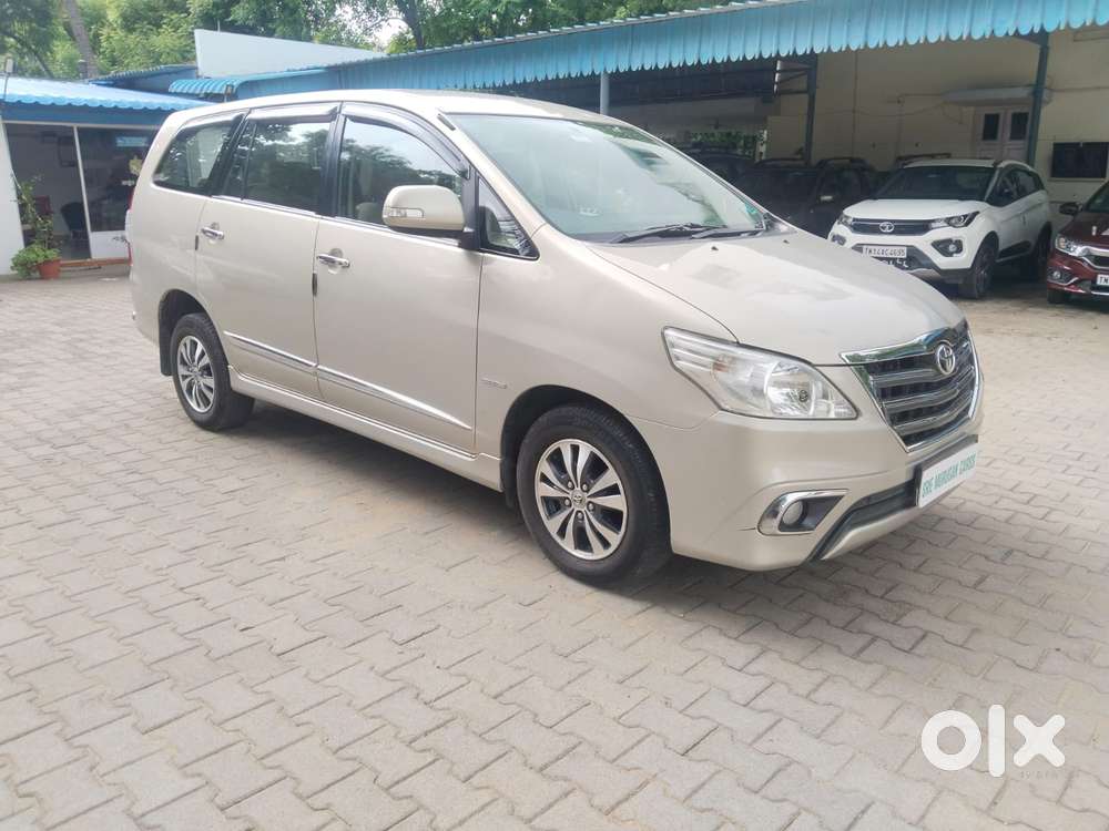 Toyota Innova 2.5 Vx 8 Seater Bs Iv, 2015, Diesel