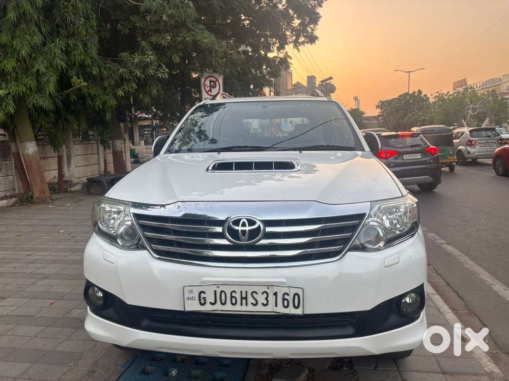 Toyota Fortuner 4x2 Manual, 2014, Diesel