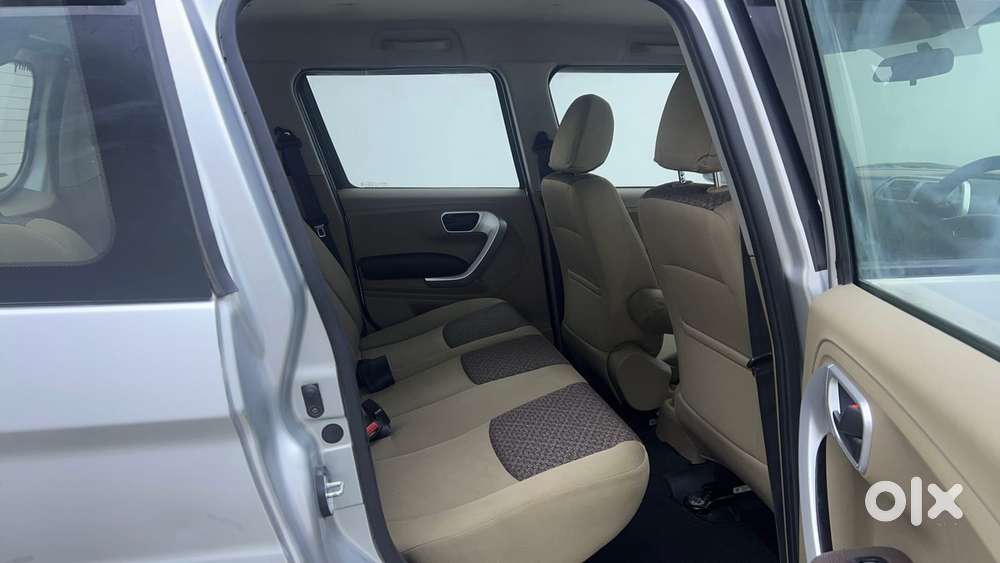 Mahindra Tuv 300 Mhawk100 T8, 2017, Diesel