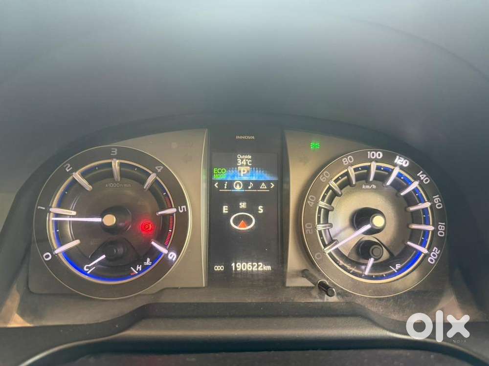 Toyota Innova Crysta 2016