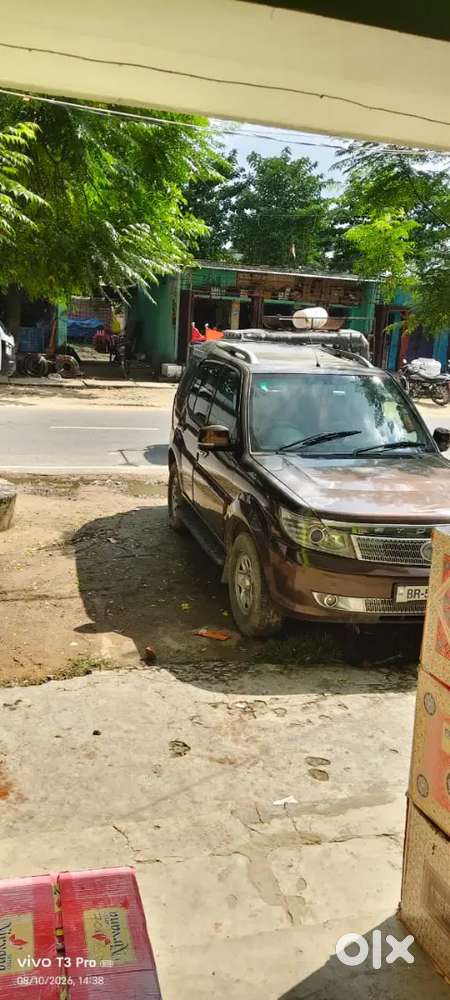 Tata Safari Storme 2015