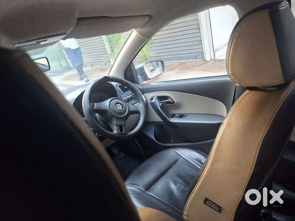 Volkswagen Polo Petrol Highline 1.6L, 2012, Diesel