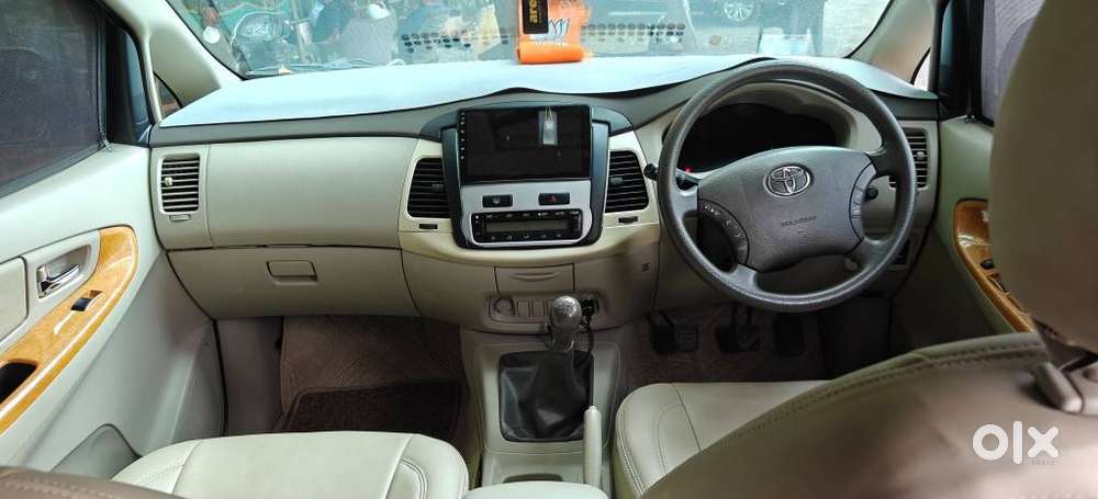 Toyota Innova 2.5 V Diesel 7-seater, 2011, Diesel