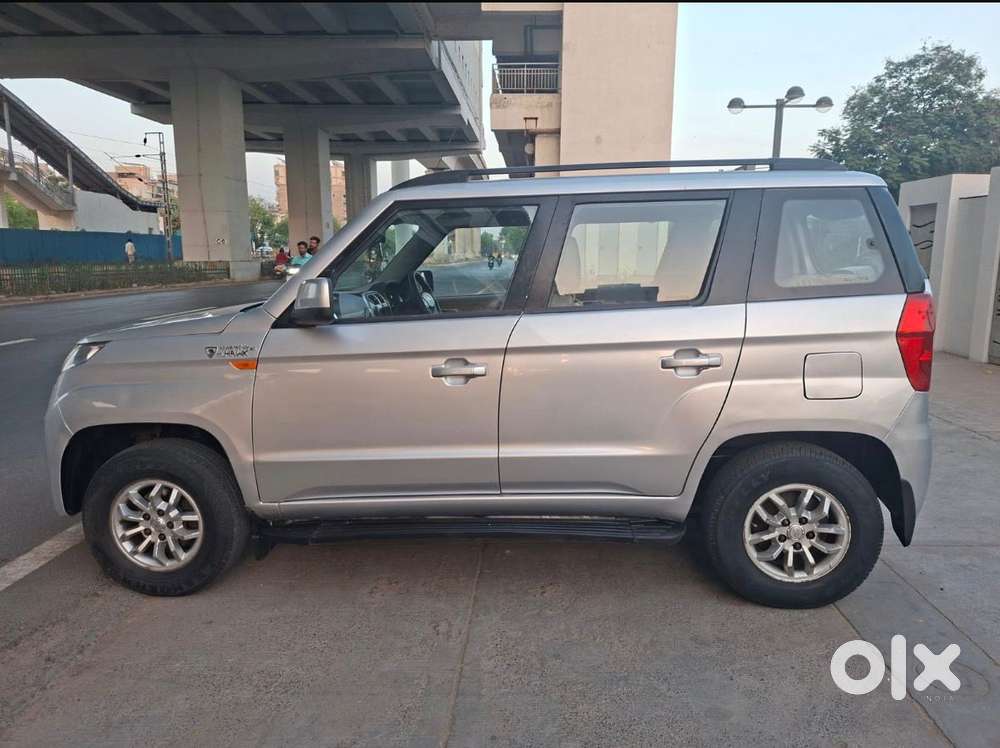 Mahindra Tuv 300 T10 Amt Dual Tone, 2016, Diesel