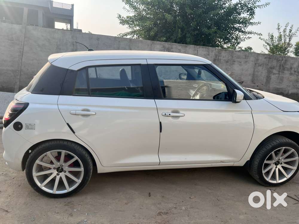 Maruti Suzuki New-gen Swift 2024 33000 Km Driven