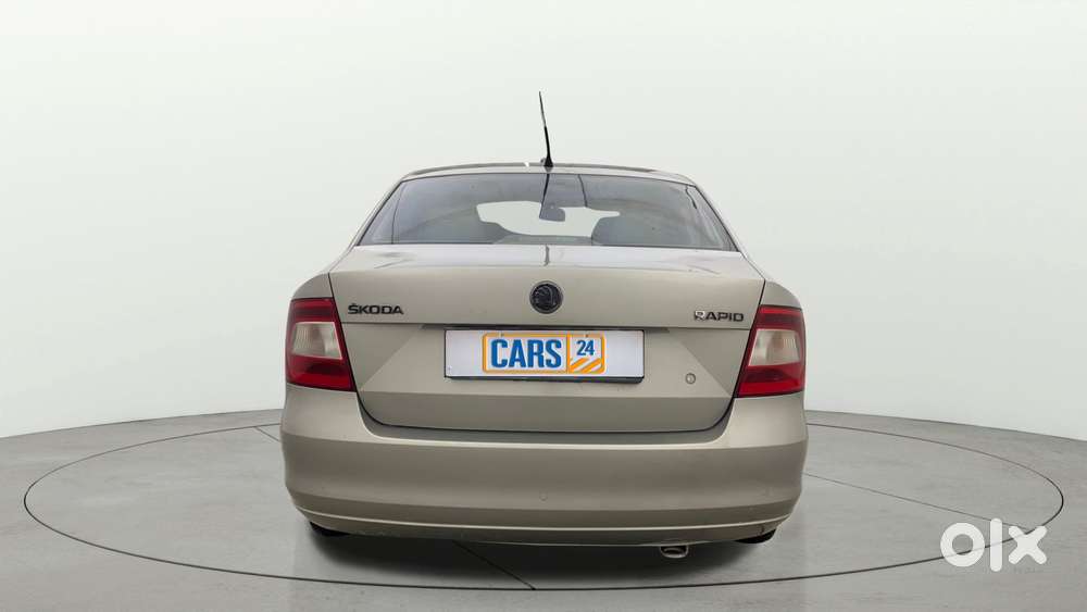 Skoda Rapid 1.6 Mpi Mt Elegance Plus, 2015, Petrol