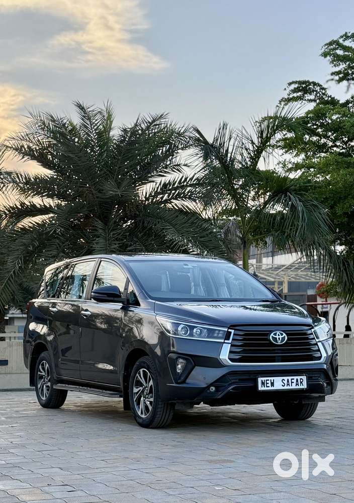 Toyota Innova Crysta 2.4 V 8 Str, 2022, Diesel