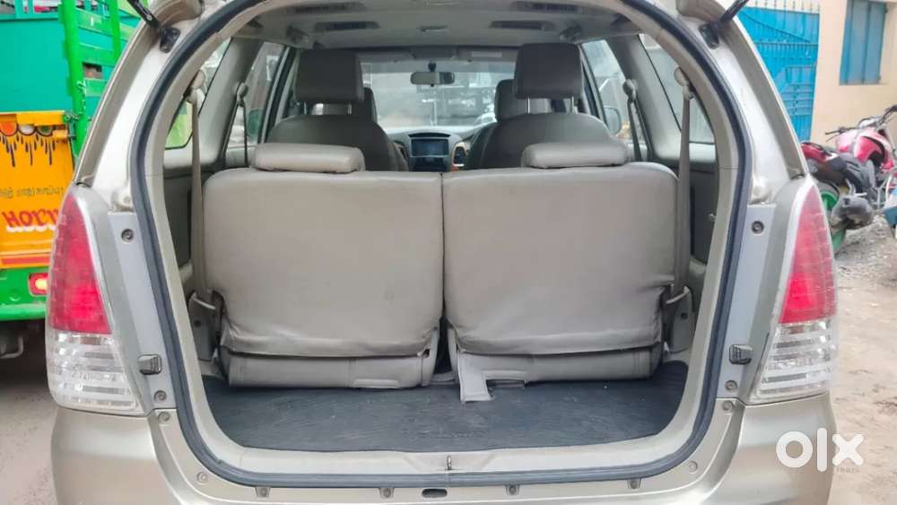 Toyota Innova 2.5 V 8 Str, 2009, Diesel