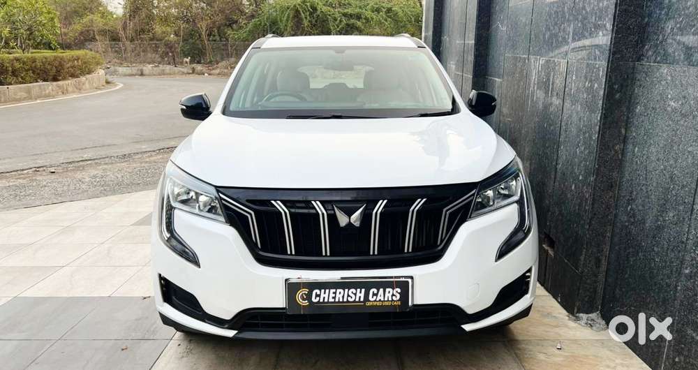 Mahindra Xuv700 2.0 Mx Petrol Mt 5 Str, 2023, Petrol