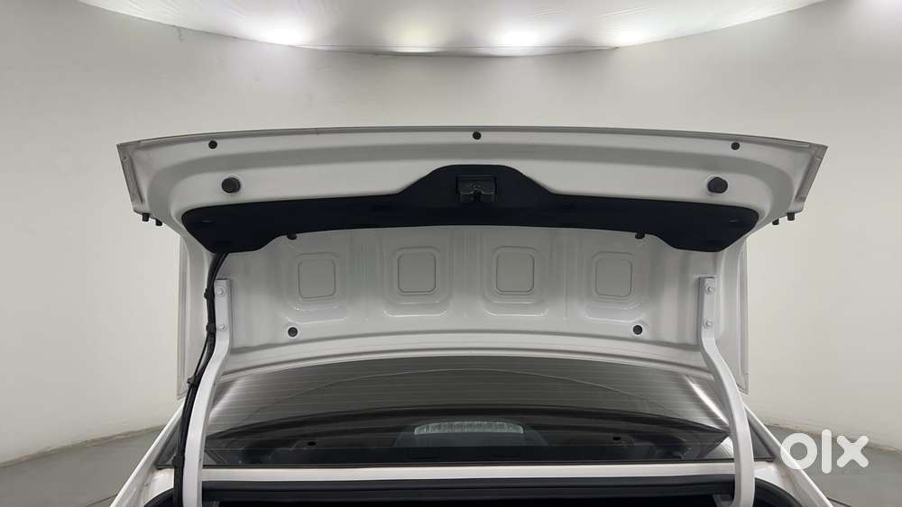 Hyundai Verna 1.5 Sx (o) Turbo Petrol Dct, 2023, Petrol