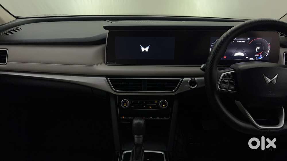 Mahindra Xuv700 2.2 Ax 7 Diesel At Luxury Pack Str, 2023, Diesel