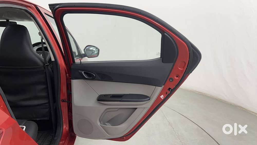 Tata Tiago 1.2 Revotron Xta, 2018, Petrol