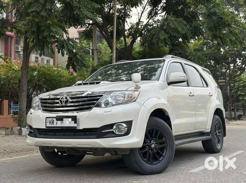Toyota Fortuner Legender 2013 Diesel 120000 Km Driven