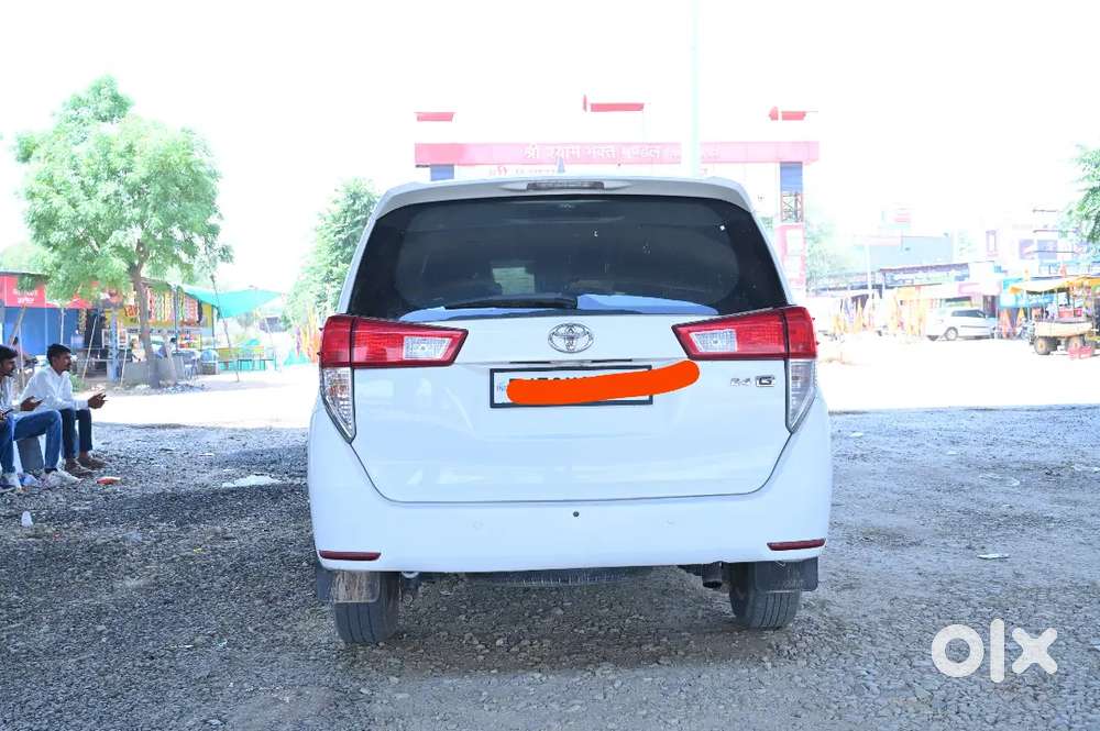 Toyota Innova Crysta 2.4 G