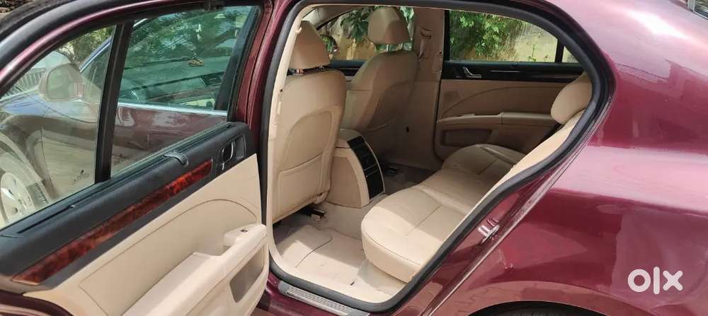 Skoda Superb 2011 Petrol 70000 Km Driven