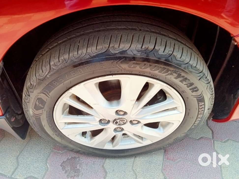 Toyota Yaris V Cvt, 2018, Petrol